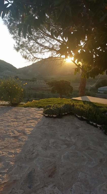 מונטאלגרו Agriturismo Casebianche מראה חיצוני תמונה